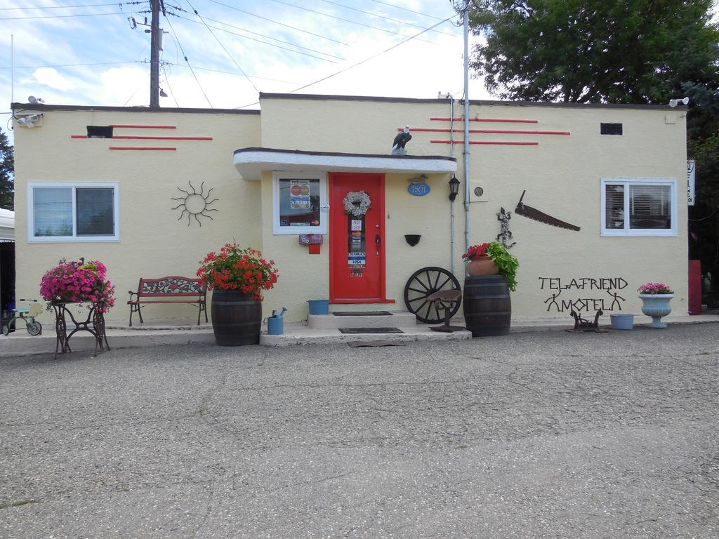 Tel-A-Friend Motel Vernon Exterior photo